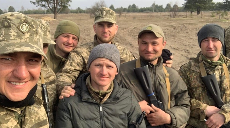 Відрядила мати двох синів у солдати – янголом небесного війська став один