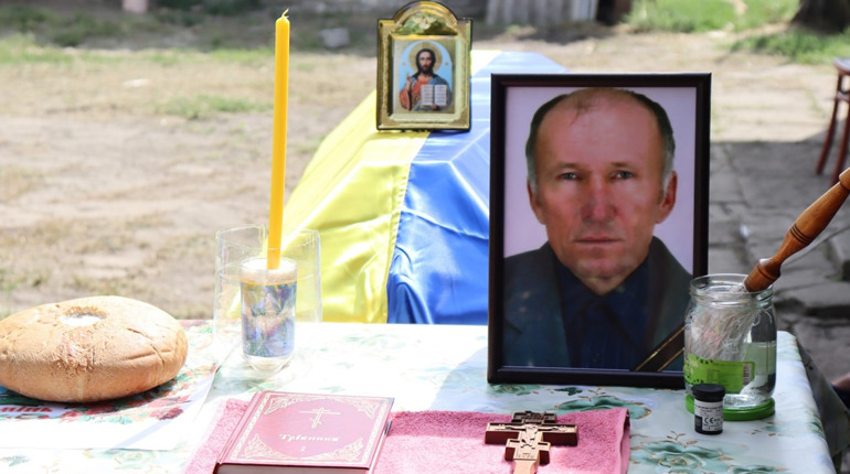 В Осадчому провели у засвіти захисника Солодовника Володимира (ВІДЕО)