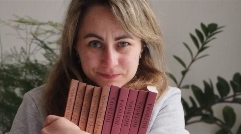 «Завжди мріяла видати свою книгу»: кременецька письменниця про своє хобі та шлях автора початківця