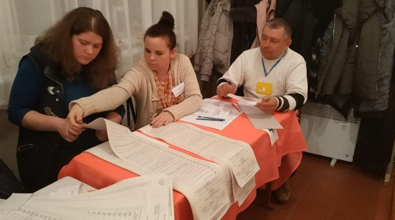 Вибори в умовах карантину: як працюватимуть дільниці і як голосуватимуть сватівчани на самоізоляції