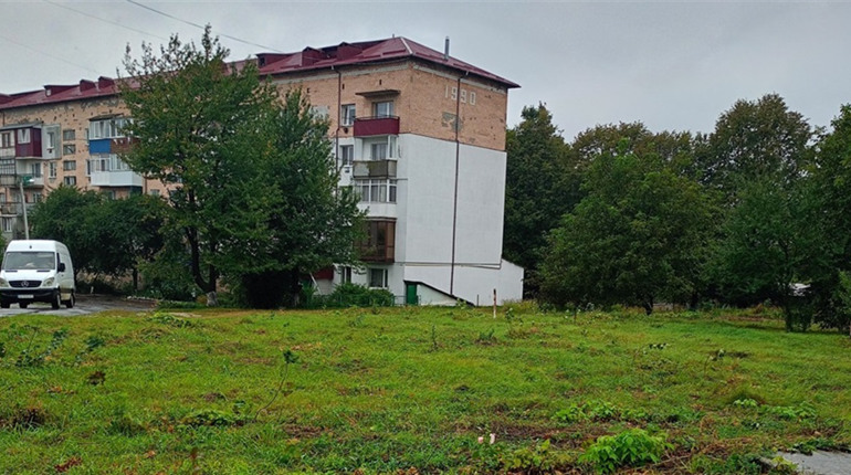 У Городку планують звести ще один багатоквартирний будинок на вулиці Червоної Калини