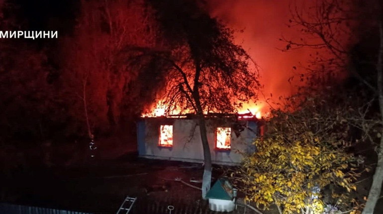 Дві людини загинули на пожежі в приватному будинку на Житомирщині