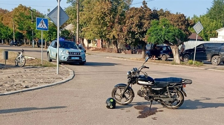 ДТП у Первомайському районі: юнак та хлопчик в лікарні. Потрібні свідки
