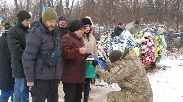 На Аллеї Слави у Шостці в останню путь провели навідника механізованої роти