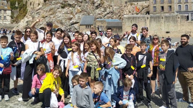 Діти військових з Трускавецької громади відправились на канікули до Польщі та Франції