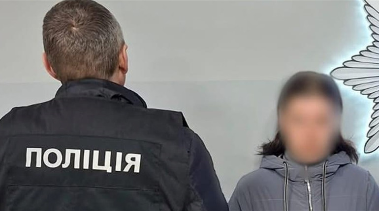 Ніжинські поліцейські затримали підозрювану у збуті наркотиків