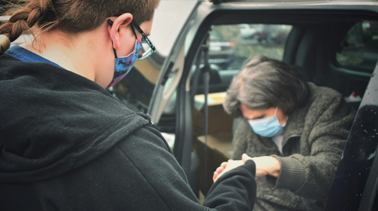 Обладнання транспорту для перевезення лежачих хворих: важлива складова якісного догляду в пансіонаті