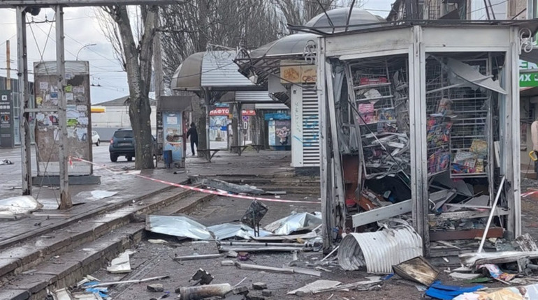 Поки виступав Путін, росіяни обстріляли Херсон: є поранені та загиблі
