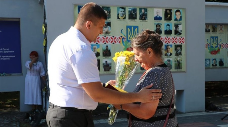 Мати героя отримала його орден