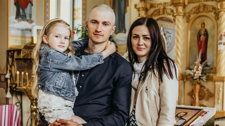 6-річна Єва з Городка потребує термінової операції. Батьки дівчинки просять про фінансову допомогу