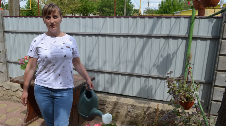 Оксана Івасюк: як квіти зробили своєю в Повстанському  дівчину, родом зі Львівщини 