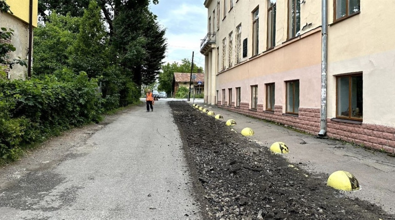 Роботи за майже 2 мільйони грн: у Дрогобичі почали капітальний ремонт на вулиці Чмоли
