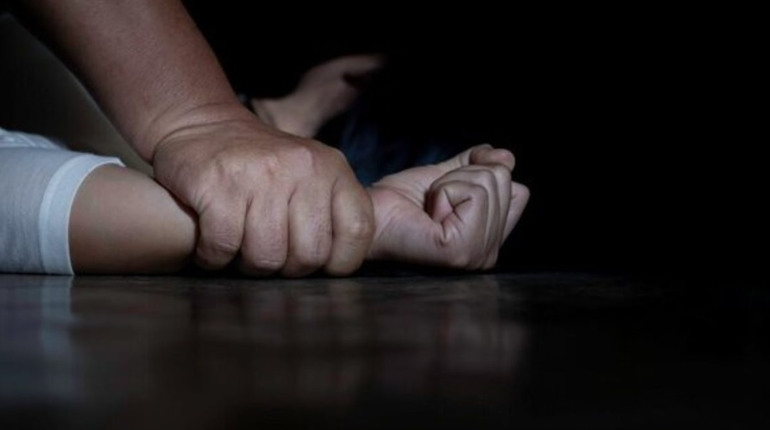 У Херсоні чоловік зґвалтував 11-річну доньку своєї колишньої співмешканки