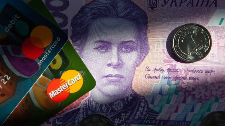 Жителька Сарненського району переказала шахраям майже 700 тисяч гривень