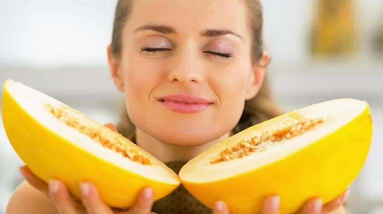 Солодкий смак літа у стравах з дині: салат, гаспачо, шарлотка та диня на грилі