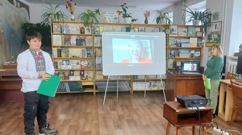 У бібліотеці відбулось літературне онлайн-знайомство «Неймовірні таємниці Олени Желєзняк»