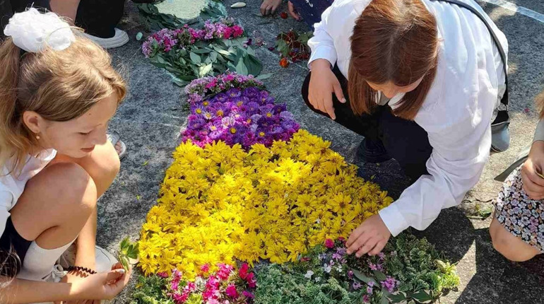 Креативно, творчо та патріотично пройшло свято Першого дзвоника в Нетішинській художній школі
