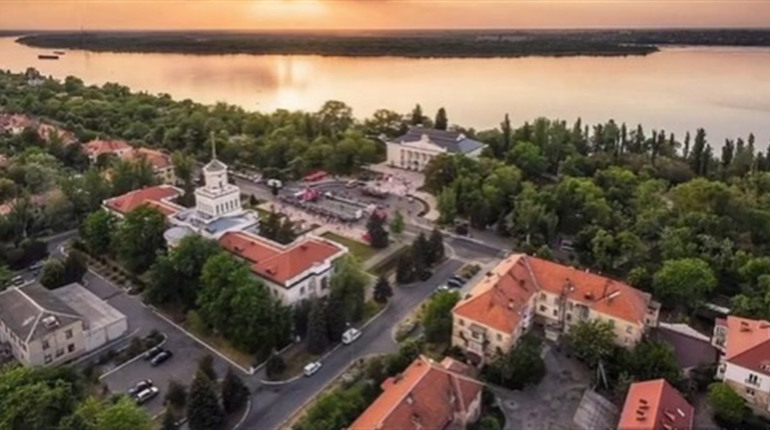 Без олії, солі і цукру: російська гуманітарка в Новій Каховці зменшилася