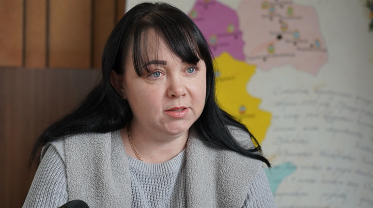 Волонтери Хмельницького – батько на війні, чоловік у прифронтовому селі, а вона волонтер у Сатанові