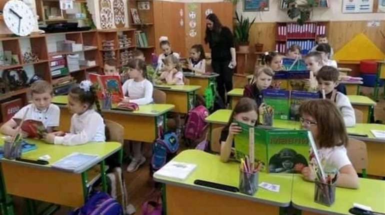 Херсонські бібліотекарі розповіли школярам про тварин в Асканії-Нова. Дивіться фото і відео