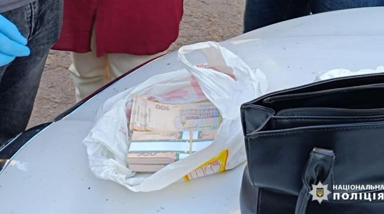 На Черкащині затримали медикиню, яка за 150 тисяч гривень “вирішувала” питання з мобілізацією