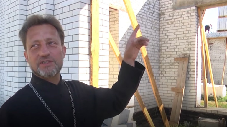 У Сватовому будують храм Покрови Пресвятої Богородиці. Для дзвіниці вже привезли перші дзвони