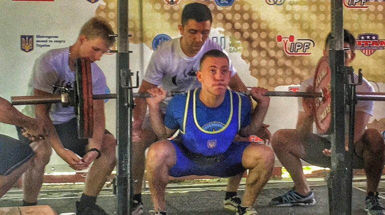 Помічник машиніста з Курахового цього року вп'яте став чемпіоном області з пауерліфтингу