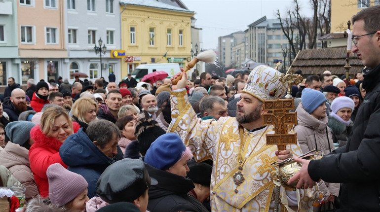 Графік літургій і водосвяття у храмах Дрогобича на другий Святвечір та Йордан