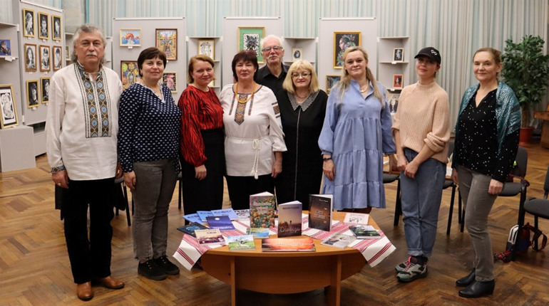 Напередодні Всеукраїнського дня культури у Нетішині зібралися майстри поетичного слова