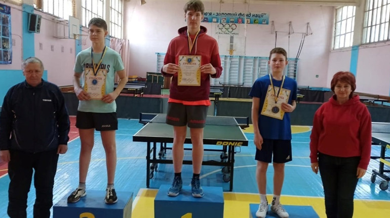 Юні тенісисти зі Сміли взяти участь у змаганнях та посіли призові місця