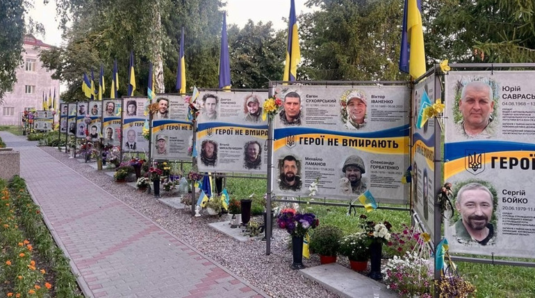 Трьом загиблим захисникам із Переяславської громади встановлять меморіальні дошки