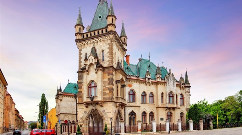 Вперше за кордон в Європу. Куди можна з'їздити з Біляївки за 3500 гривень на вікенд 