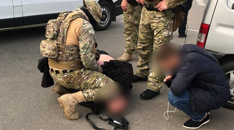В Одесі чоловік придумав знайомому неіснуючий борг і погрожував вбити, якщо не віддасть