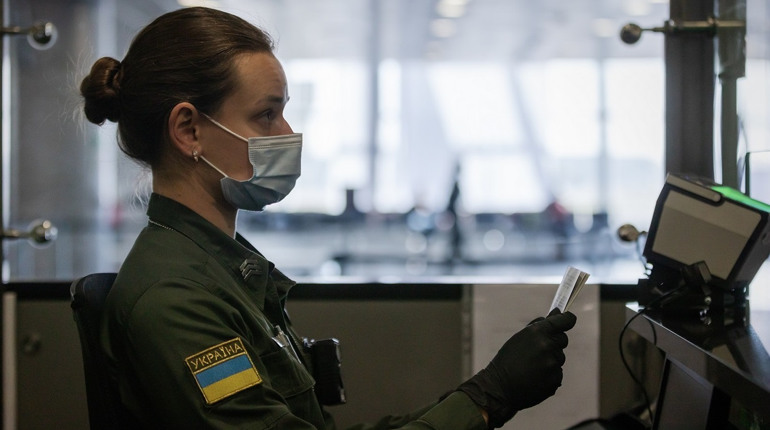 Через карантин: з 5 серпня змінюються правила перетину кордону України