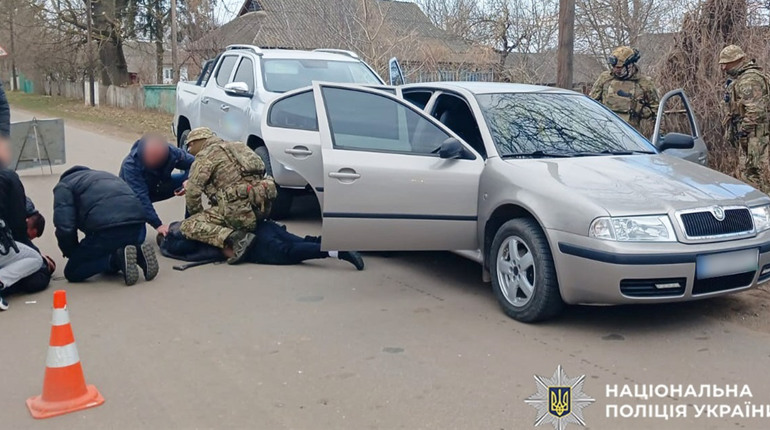 На Хмельниччині викрили групу наркоторговців: вилучили психотропів на 1,5 мільйона гривень
