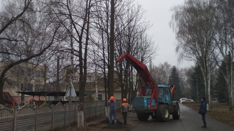 В Попасной освещают улицу, по которой детей водят в детский сад: что уже сделали