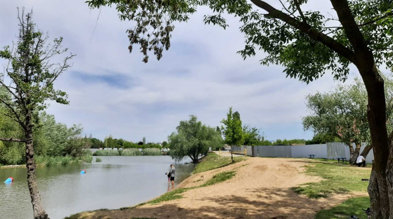 На Дитячому пляжі не можна купатися: вода не відповідає санітарним нормам 