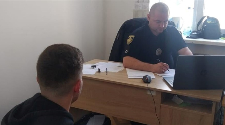 Судитимуть чотирьох "ухилянтів" від мобілізації. Їх затримали на пункті пропуску "Угринів"