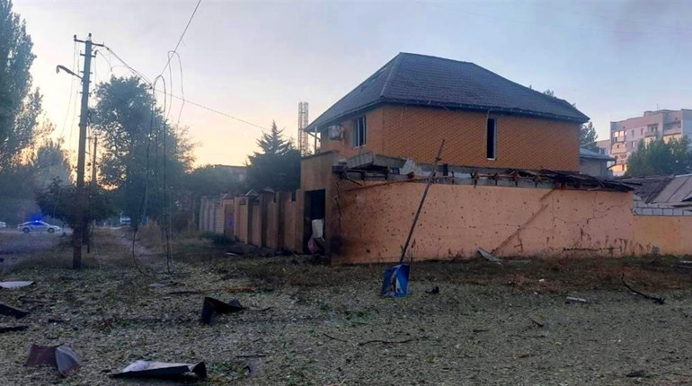 Ворог атакує Херсонщину: руйнує житлові будинки, медичні та навчальні заклади, підприємства