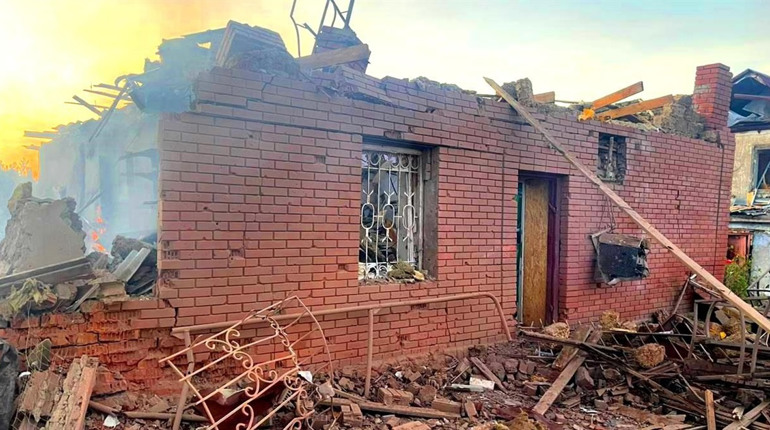 Наслідки ворожих обстрілів Херсонщини 20 жовтня у світлинах від правоохоронців