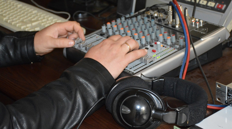 Налаштовуйся на 98,7 FM і слухай своє: Про що говорить «Радіо Сватове»
