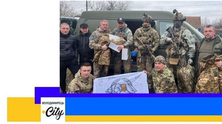Дев’ять років за кермом волонтерського буса – досвід доріг і враження про побут захисників