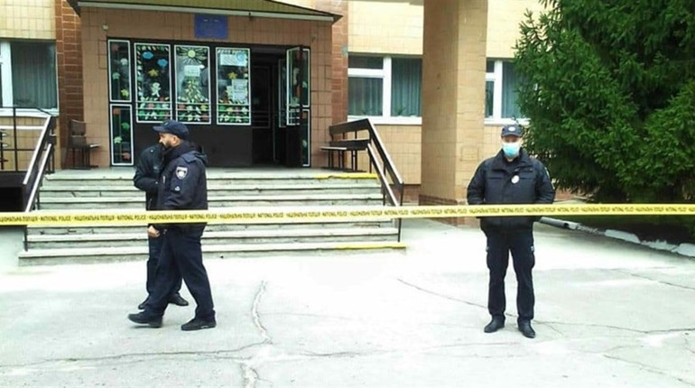 Підозра про замінування: у Гадяцькому ліцеї №4 евакуювали 850 осіб