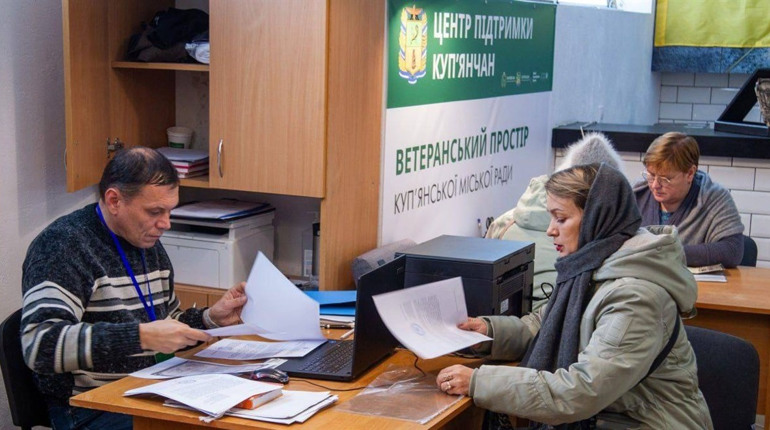 Гуманітарний фронт: Центр підтримки куп’янчан допомагає людям, що евакуювалися в Харків
