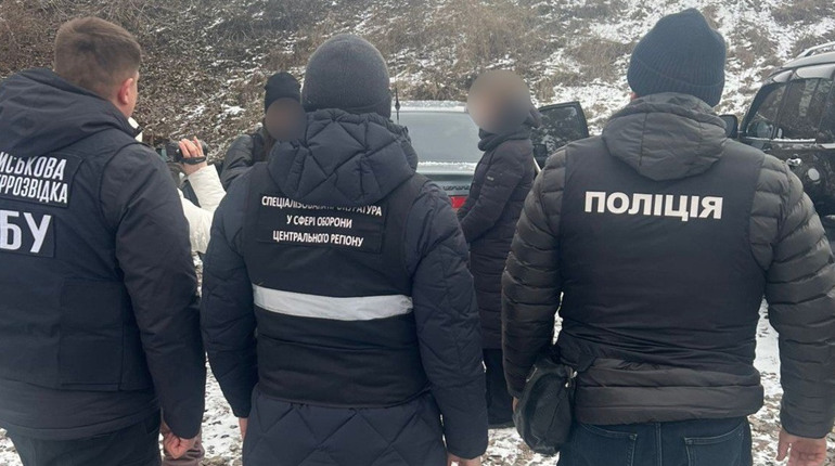 На Сумщині правоохоронці викрили працівницю ТЦК та СП на хабарі
