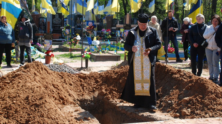 "Набат" навіки в строю: Шостка провела в останню путь Олександра Каганцова