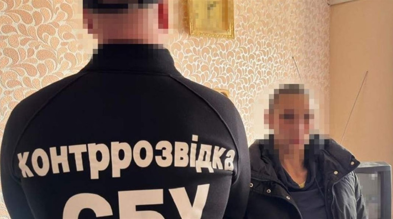 На Хмельниччині затримали російську агентку, яка готувала атаки окупантів по аеродромах ЗСУ