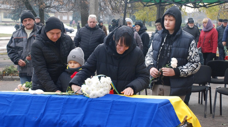 Шостка попрощалася зі своїм Героєм, який загинув у Луганській області