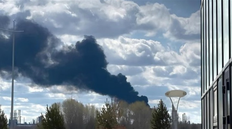 Після удару по НПЗ у Пермі Зеленський жорстко звернувся до Кремля