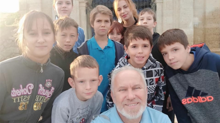 Херсонський волонтер, який важко хворіє на коронавірус, одужує. Розповідаємо більше